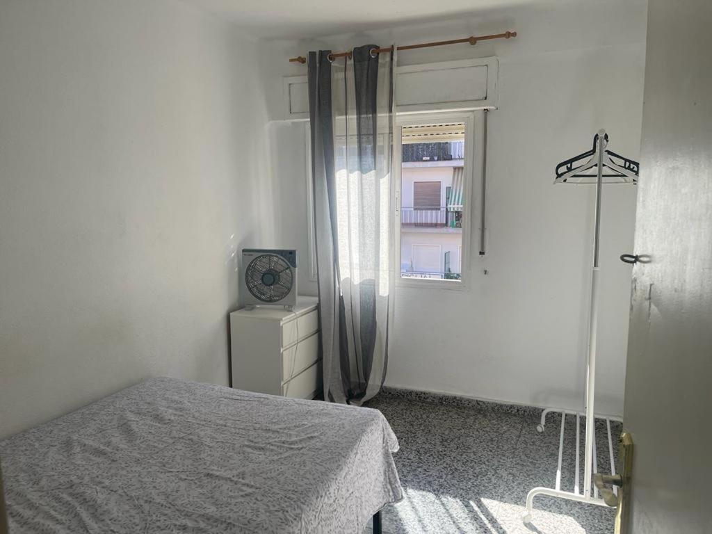 Apartamento De Habitaciones Privadas En El Centro De Малага Экстерьер фото