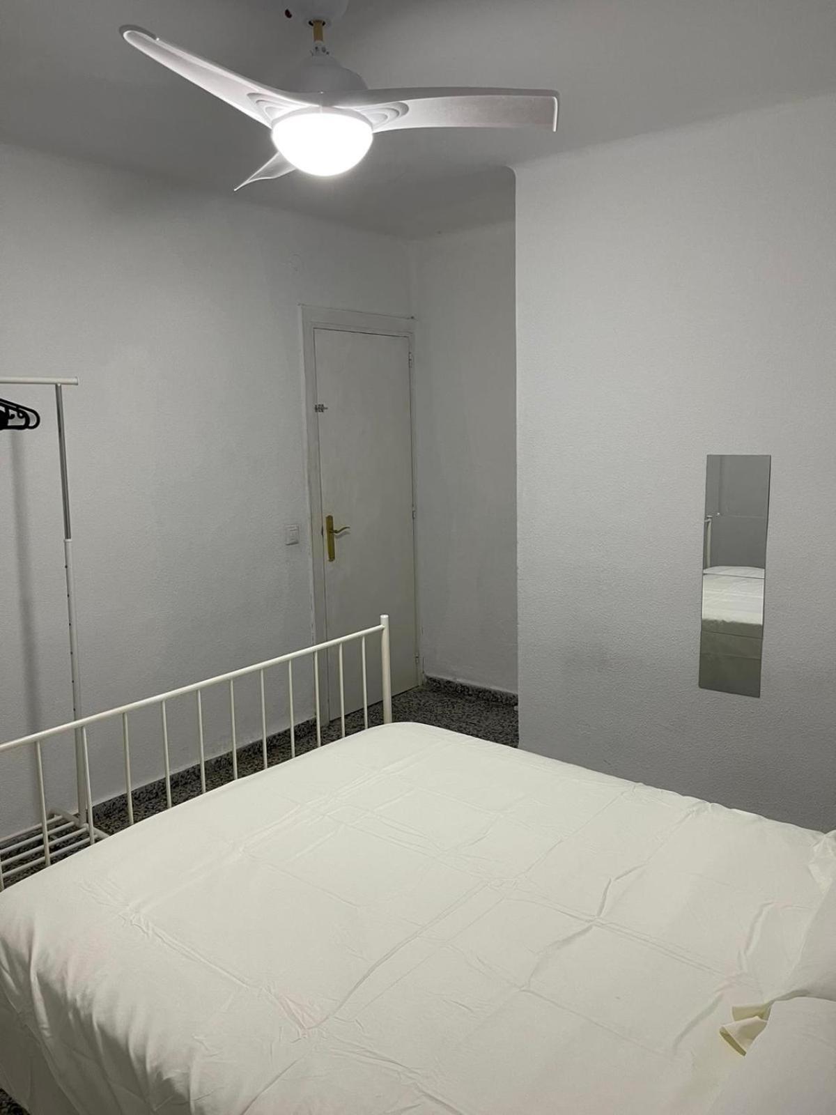 Apartamento De Habitaciones Privadas En El Centro De Малага Экстерьер фото