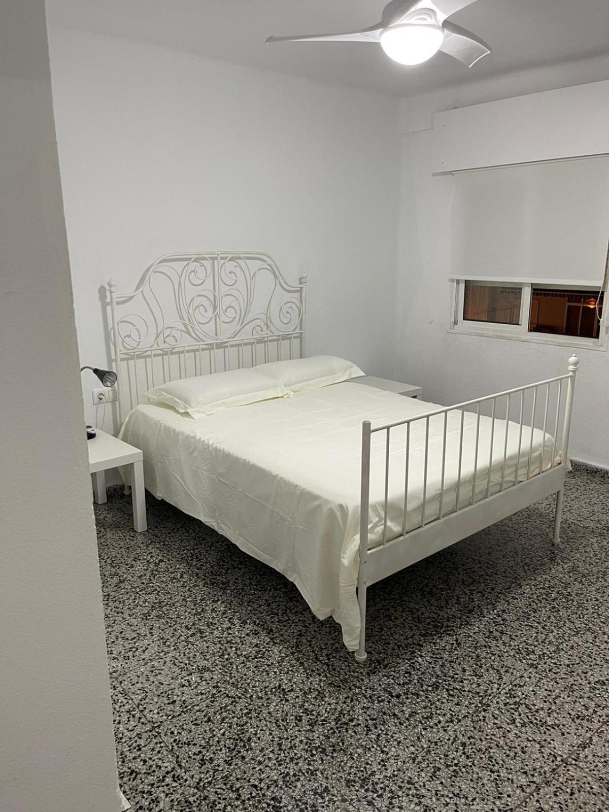 Apartamento De Habitaciones Privadas En El Centro De Малага Экстерьер фото