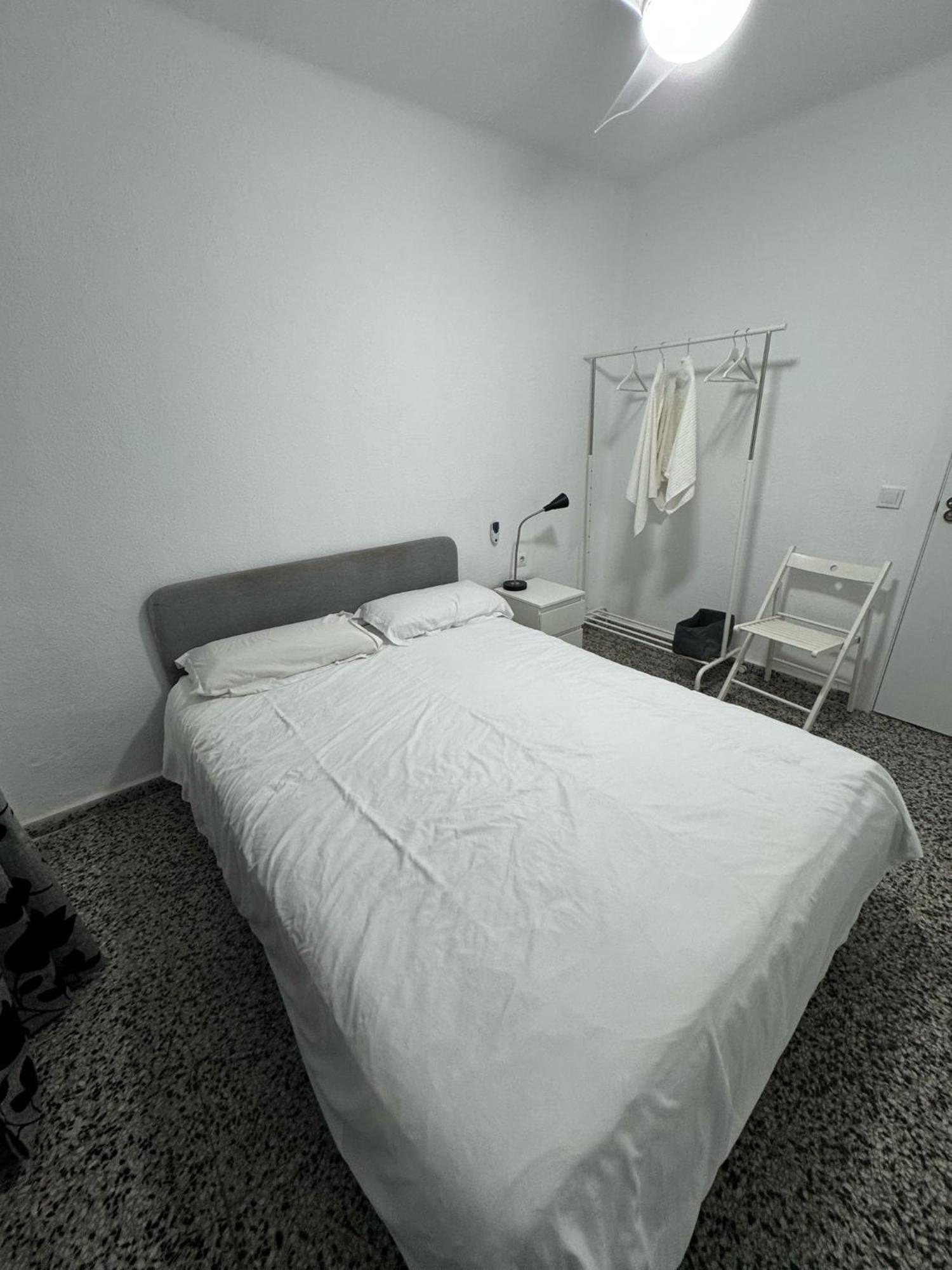 Apartamento De Habitaciones Privadas En El Centro De Малага Экстерьер фото