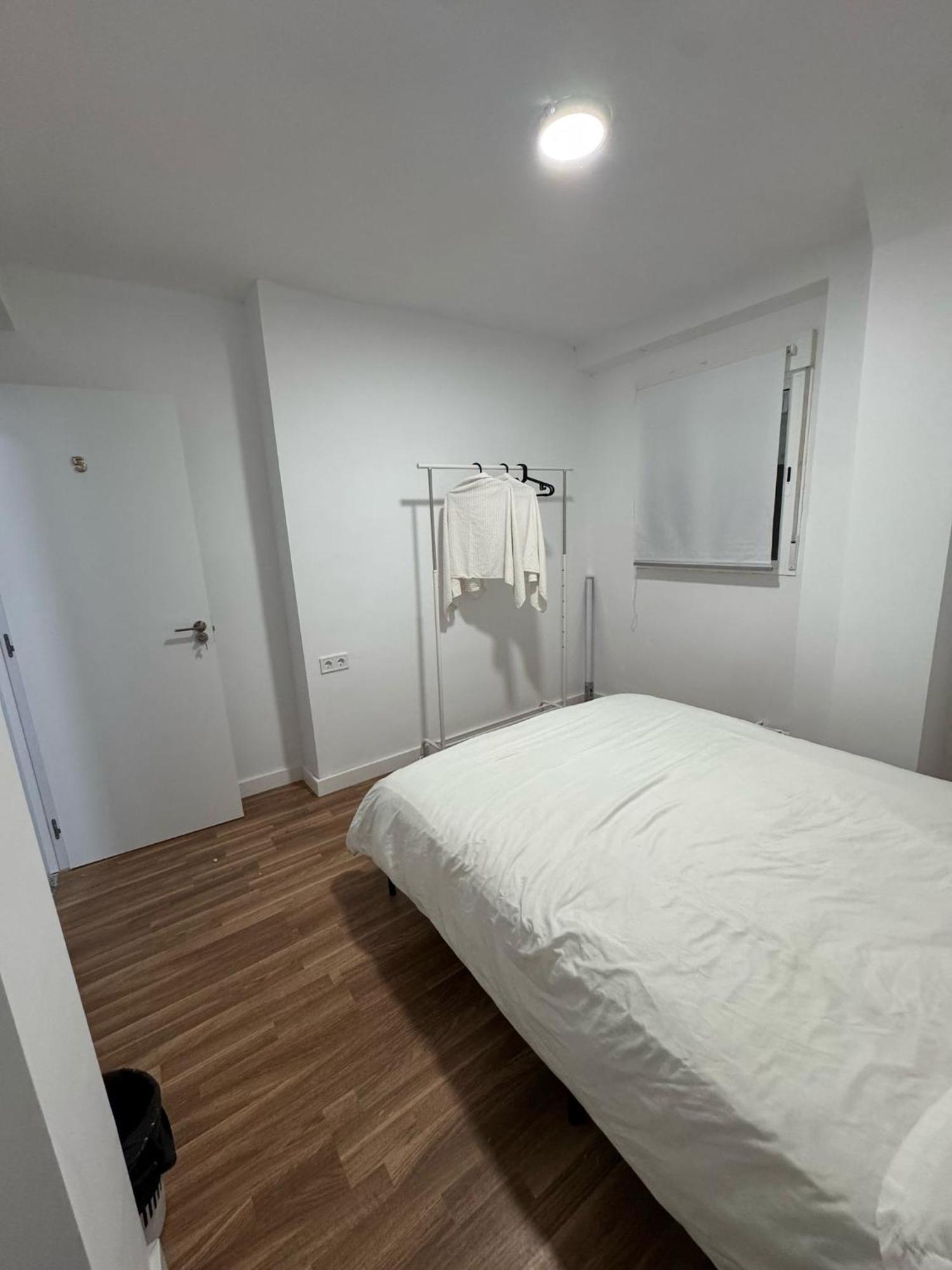Apartamento De Habitaciones Privadas En El Centro De Малага Экстерьер фото