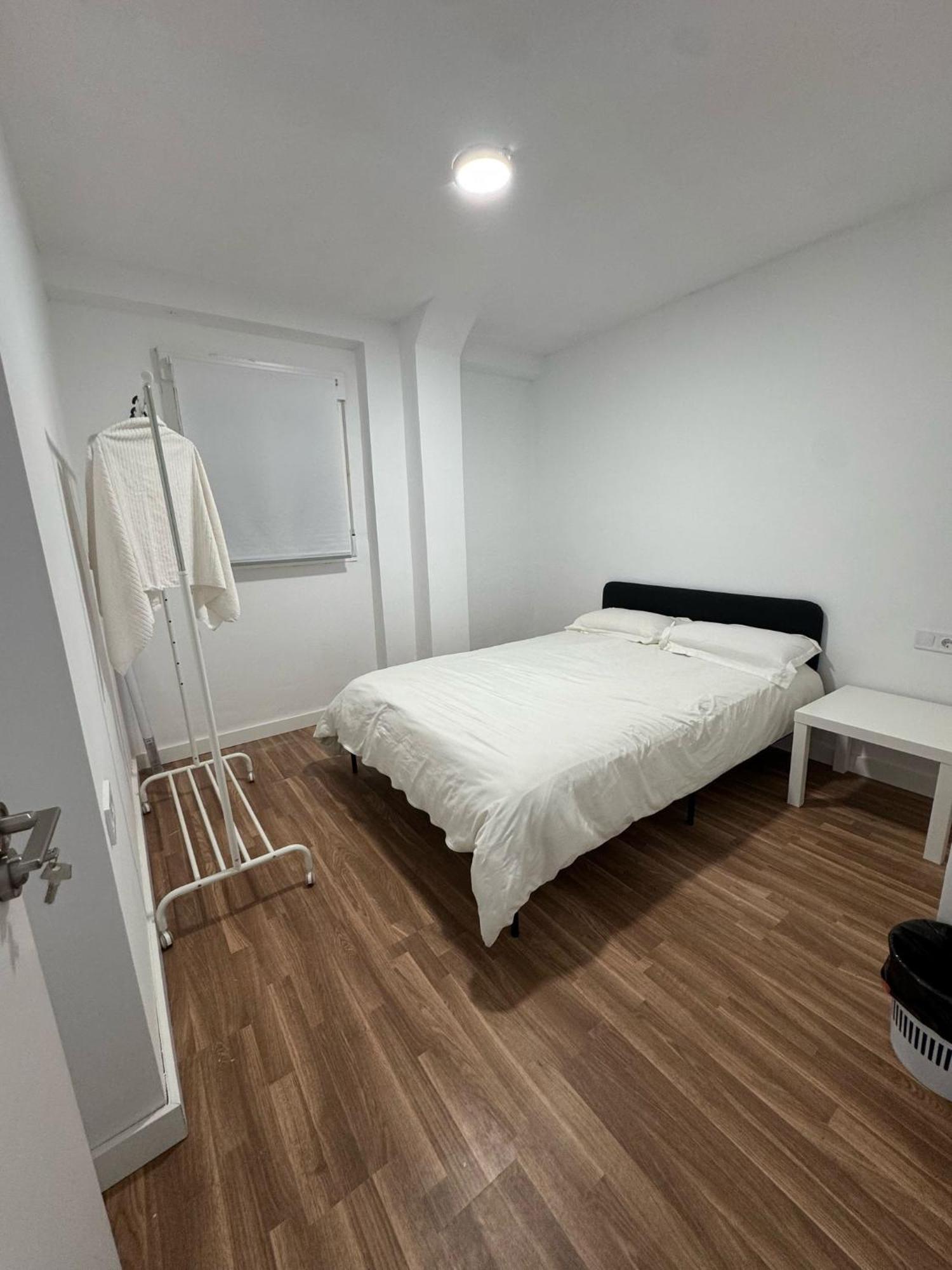 Apartamento De Habitaciones Privadas En El Centro De Малага Экстерьер фото